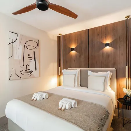 Montparnasse - Premium Family For 5 *