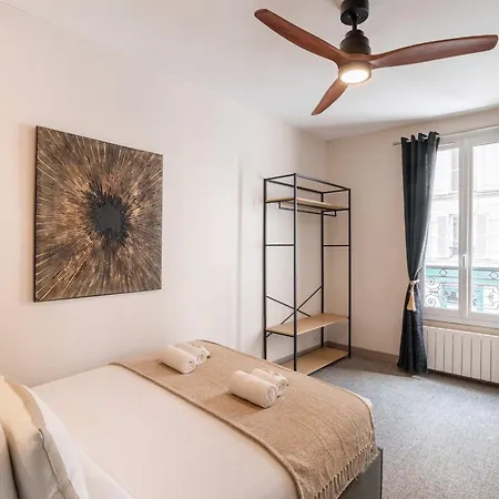 Near Porte De Versailles Apartment