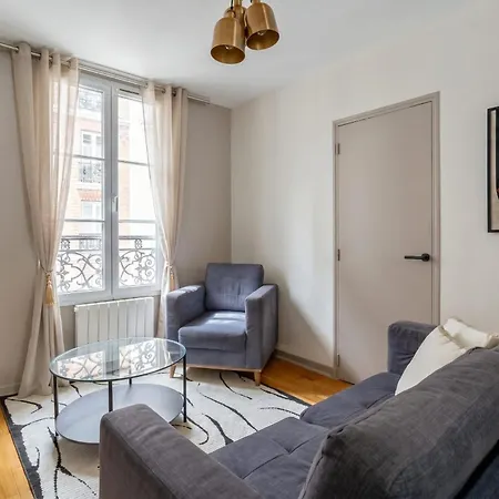 Montparnasse - Premium Family For 5 *