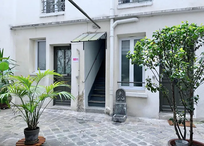 Montparnasse - Premium Family For 5 *